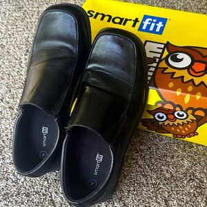 🍭 Smart Fit_Sleek Slip-Ons Dress Shoes Black (size 4)